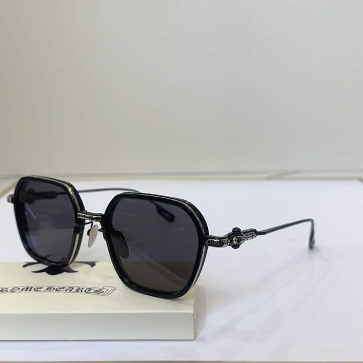 Picture of Chrome Hearts Sunglasses _SKUfw66708607fw